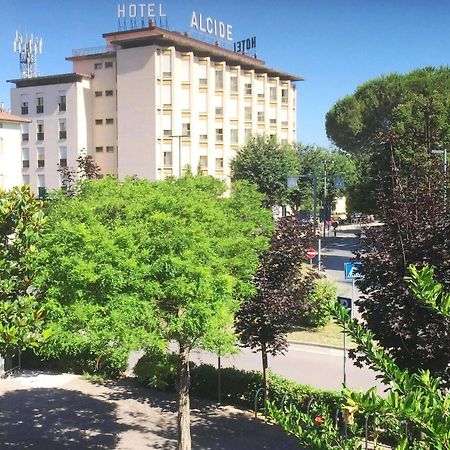 Hotel Ristorante Alcide Poggibonsi Exteriör bild