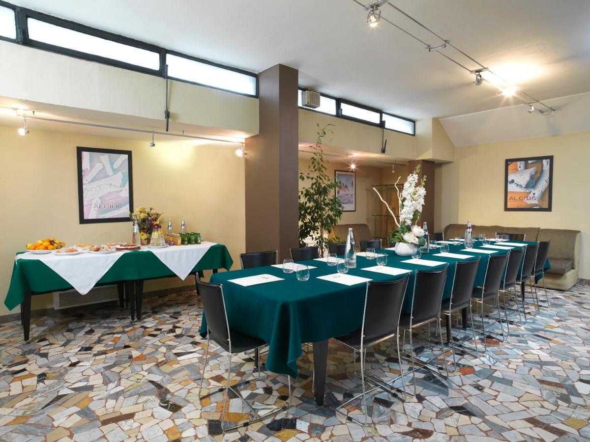 Hotel Ristorante Alcide Poggibonsi Exteriör bild