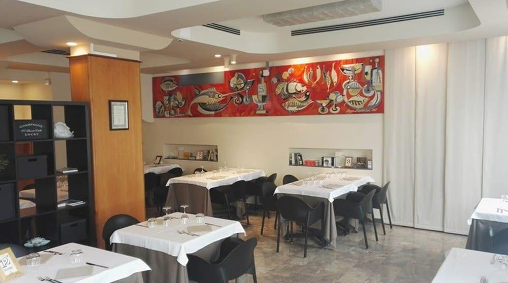 Hotel Ristorante Alcide Poggibonsi Exteriör bild