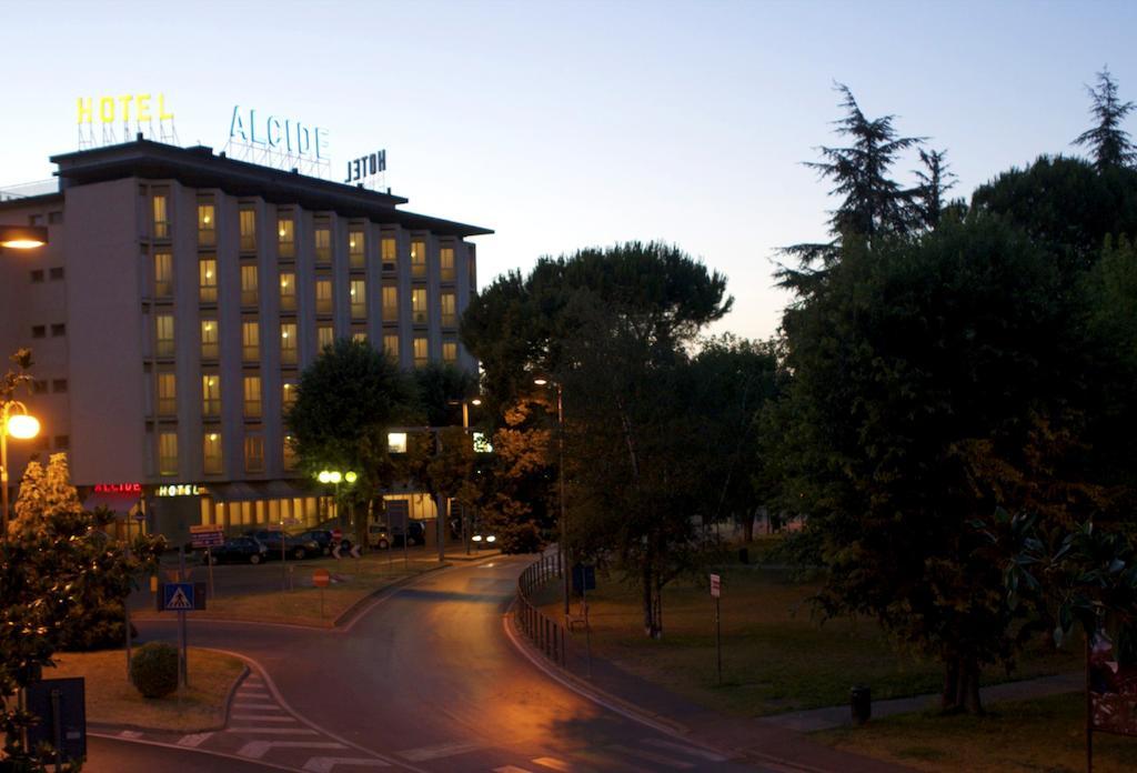 Hotel Ristorante Alcide Poggibonsi Exteriör bild