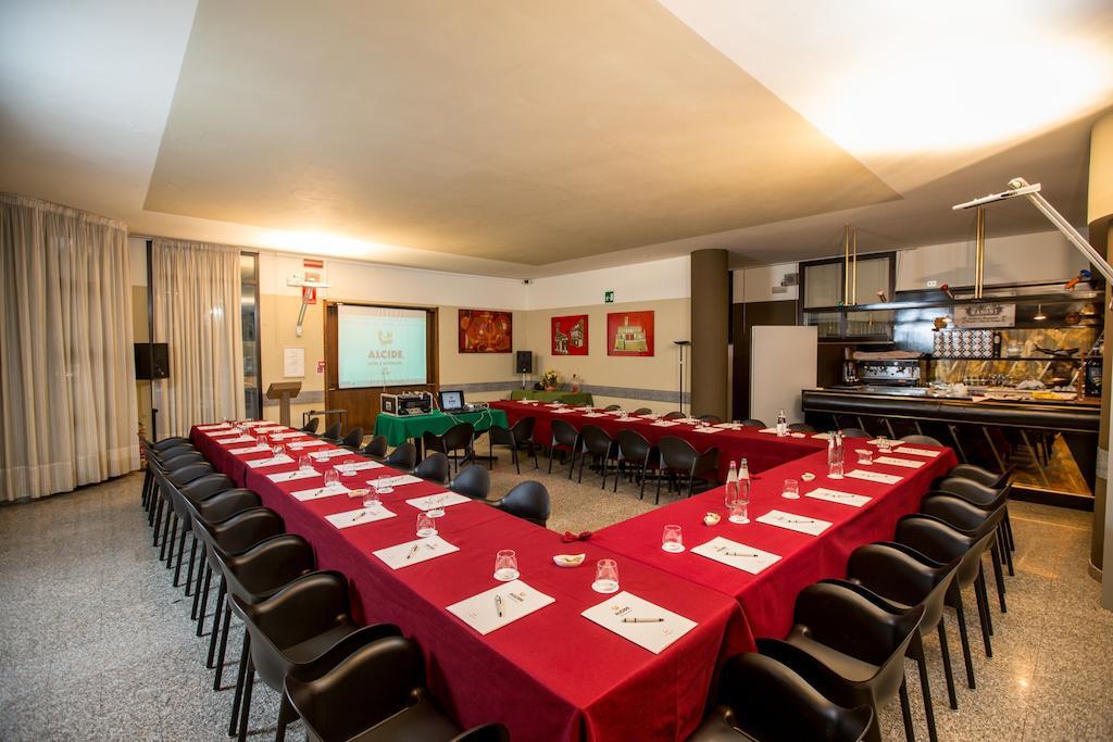 Hotel Ristorante Alcide Poggibonsi Exteriör bild